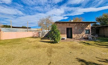 3 CASAS SOBRE TERRENO DE 647 M2. RIVADAVIA SUR