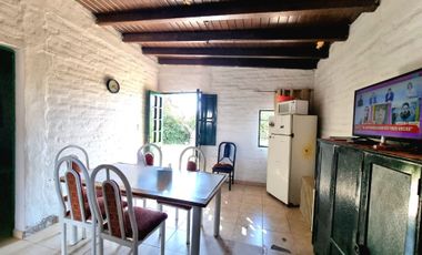 3 CASAS SOBRE TERRENO DE 647 M2. RIVADAVIA SUR