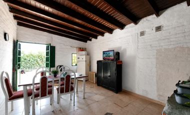 3 CASAS SOBRE TERRENO DE 647 M2. RIVADAVIA SUR