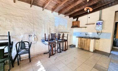 3 CASAS SOBRE TERRENO DE 647 M2. RIVADAVIA SUR