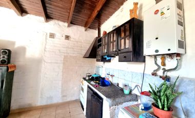 3 CASAS SOBRE TERRENO DE 647 M2. RIVADAVIA SUR
