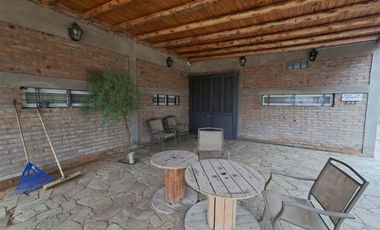 CASA, PISCINA Y QUINCHO EN TERRENO DE 2 HECTAREAS