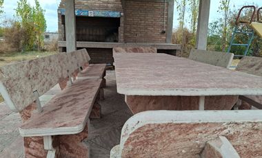CASA, PISCINA Y QUINCHO EN TERRENO DE 2 HECTAREAS