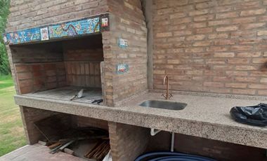 CASA, PISCINA Y QUINCHO EN TERRENO DE 2 HECTAREAS