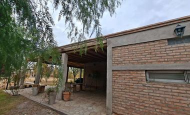 CASA, PISCINA Y QUINCHO EN TERRENO DE 2 HECTAREAS