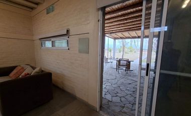 CASA, PISCINA Y QUINCHO EN TERRENO DE 2 HECTAREAS