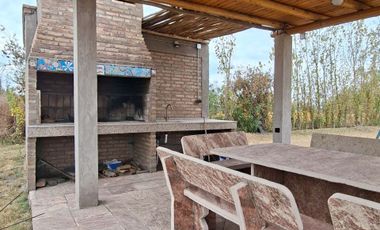 CASA, PISCINA Y QUINCHO EN TERRENO DE 2 HECTAREAS
