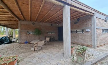CASA, PISCINA Y QUINCHO EN TERRENO DE 2 HECTAREAS