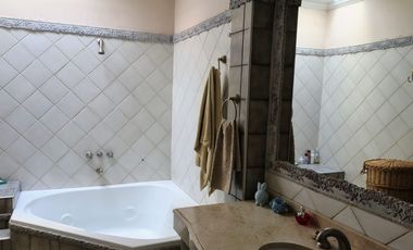 CASA DE DOS PLANTAS. ZONA B° NATANIA VI, RIVADAVIA