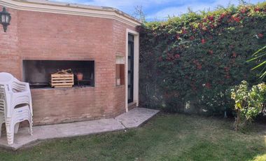 CASA DE DOS PLANTAS. ZONA B° NATANIA VI, RIVADAVIA