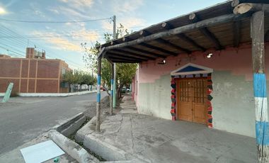 CASA ESQUINA + 2 DPTOS CERCA FACULTAD DE SOCIALES