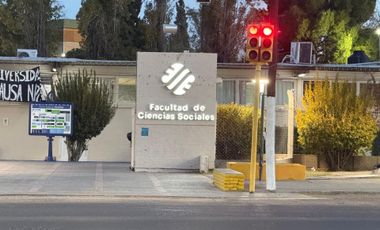 CASA ESQUINA + 2 DPTOS CERCA FACULTAD DE SOCIALES