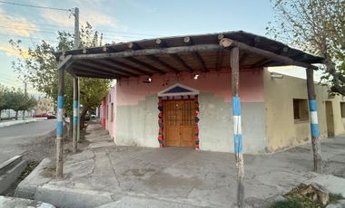 CASA ESQUINA + 2 DPTOS CERCA FACULTAD DE SOCIALES