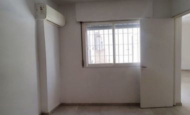 Casa Céntrica. 3 habitaciones. 2 baños. Capital