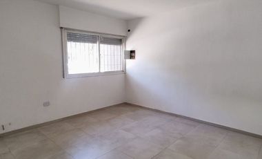 Casa Céntrica. 3 habitaciones. 2 baños. Capital