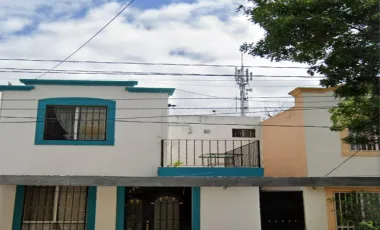 Casa en remate en Lomas del Paseo, Monterrey, Nuevo León