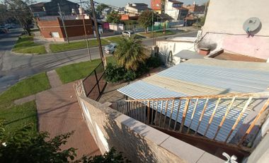 CASA 5 AMB VENTA S. MARTIN  C 2 DPTOS PARA RENTA
