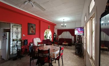CASA 5 AMB VENTA S. MARTIN  C 2 DPTOS PARA RENTA