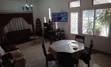CASA 5 AMB VENTA S. MARTIN  C 2 DPTOS PARA RENTA