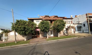 CASA 5 AMB VENTA S. MARTIN  C 2 DPTOS PARA RENTA