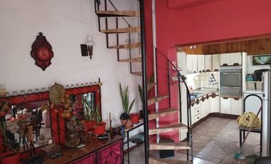 CASA 5 AMB VENTA S. MARTIN  C 2 DPTOS PARA RENTA
