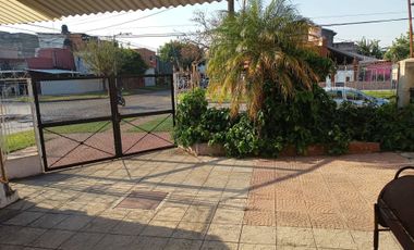 CASA 5 AMB VENTA S. MARTIN  C 2 DPTOS PARA RENTA