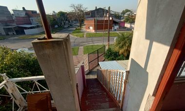CASA 5 AMB VENTA S. MARTIN  C 2 DPTOS PARA RENTA