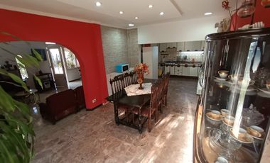 CASA 5 AMB VENTA S. MARTIN  C 2 DPTOS PARA RENTA