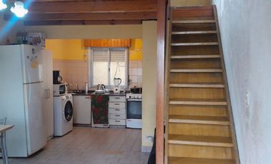 CASA 5 AMB VENTA S. MARTIN  C 2 DPTOS PARA RENTA