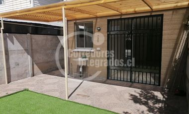 Casa en Arriendo en Calle Camino Real / Cardenal Oviedo