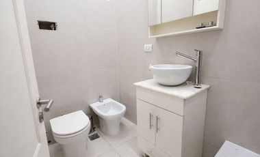 Casa en venta 3 amb con cochera PB Olivos