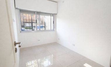 Casa en venta 3 amb con cochera PB Olivos