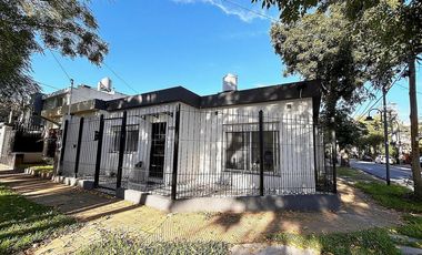 Casa en venta 3 amb con cochera PB Olivos