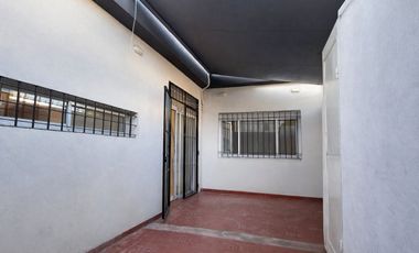 Casa en venta 3 amb con cochera PB Olivos