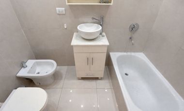 Casa en venta 3 amb con cochera PB Olivos