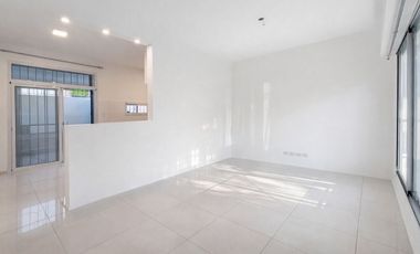 Casa en venta 3 amb con cochera PB Olivos