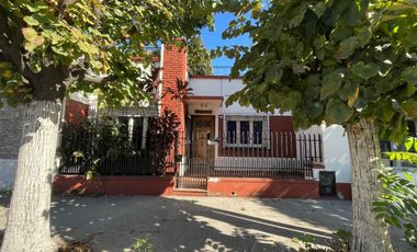Venta casa 3 ambientes jardín terraza Ramos Mejía