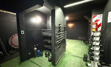 VENTA GRAN LOCAL COMERCIAL CENTRICO SOBRE AVENIDA