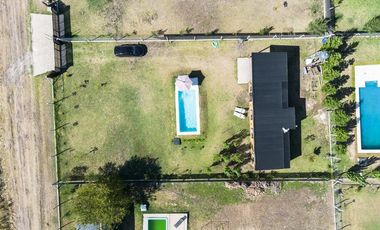 CASA C/PILETA, SIN EXPENSAS LA CONSTANCIA LIBERTAD