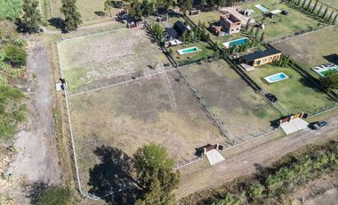CASA C/PILETA, SIN EXPENSAS LA CONSTANCIA LIBERTAD