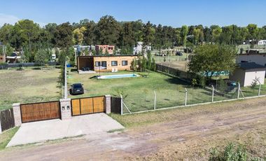 CASA C/PILETA, SIN EXPENSAS LA CONSTANCIA LIBERTAD