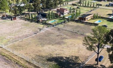 CASA C/PILETA, SIN EXPENSAS LA CONSTANCIA LIBERTAD