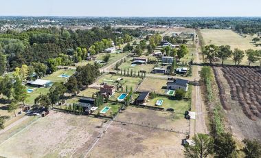 CASA C/PILETA, SIN EXPENSAS LA CONSTANCIA LIBERTAD