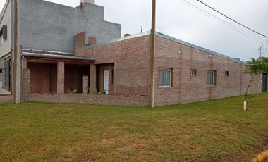 Casa Nueva en esquina Praderas 3