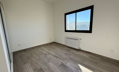 QUINTA VENTA 5 AMBIENTE CON PILETA A ESTRENAR