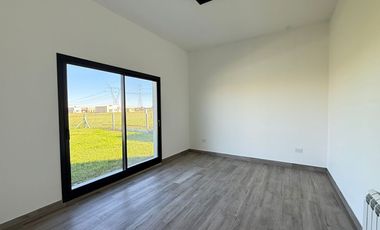 QUINTA VENTA 5 AMBIENTE CON PILETA A ESTRENAR