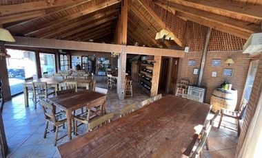 SE VENDE RESTAURANT PARRILLADAS CAUPOLICAN