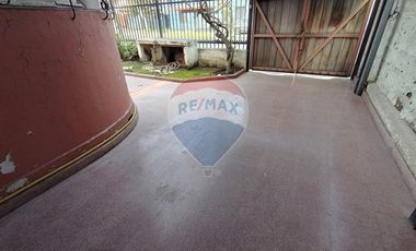 Casona con GRAN POTENCIAL PARA REMODELAR