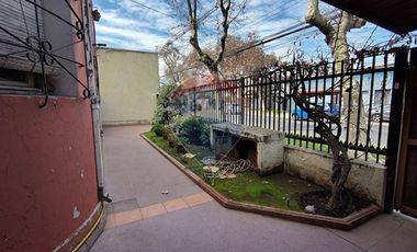 Casona con GRAN POTENCIAL PARA REMODELAR