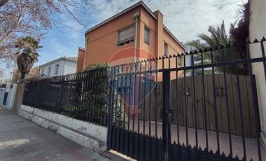 Casona con GRAN POTENCIAL PARA REMODELAR